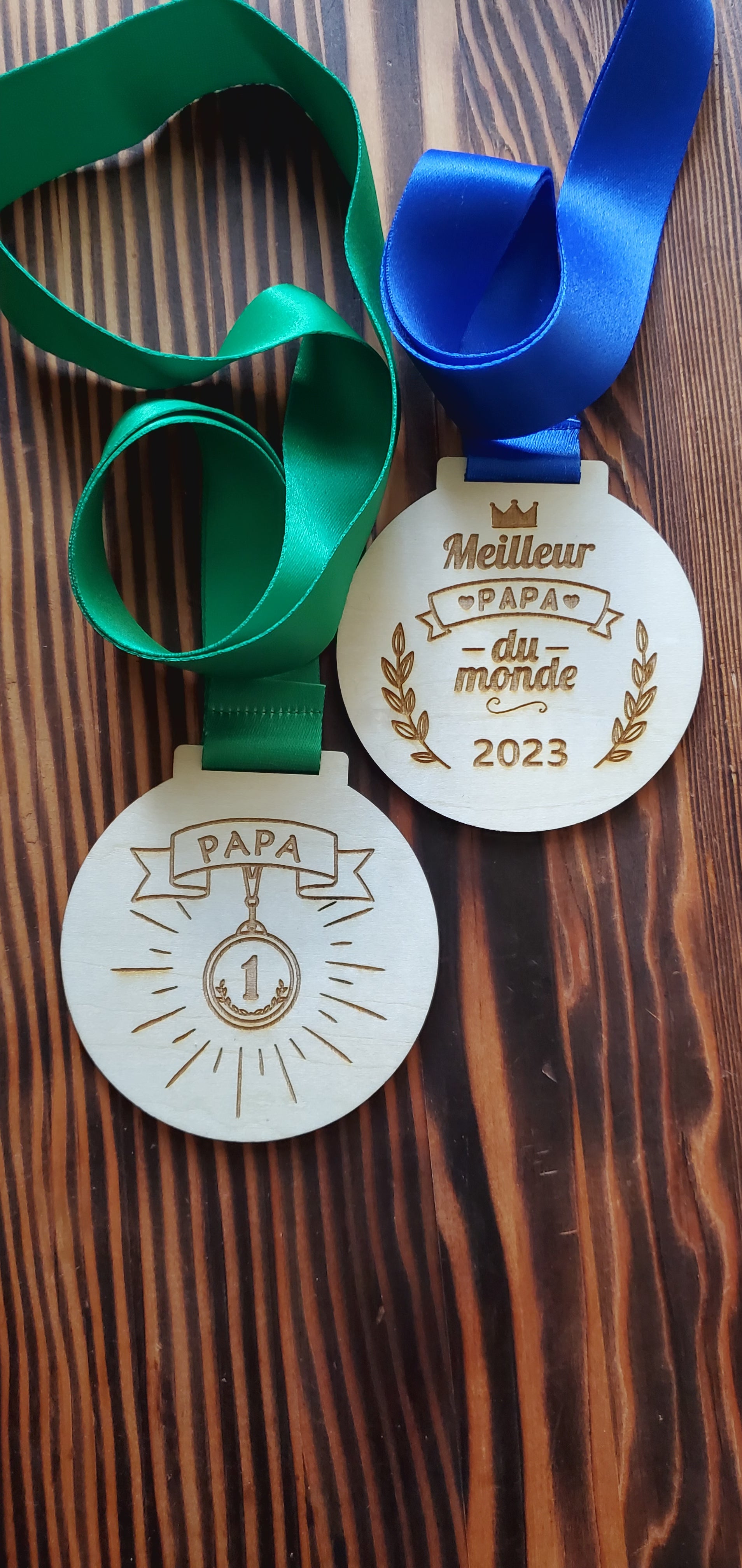 Médaille en bois