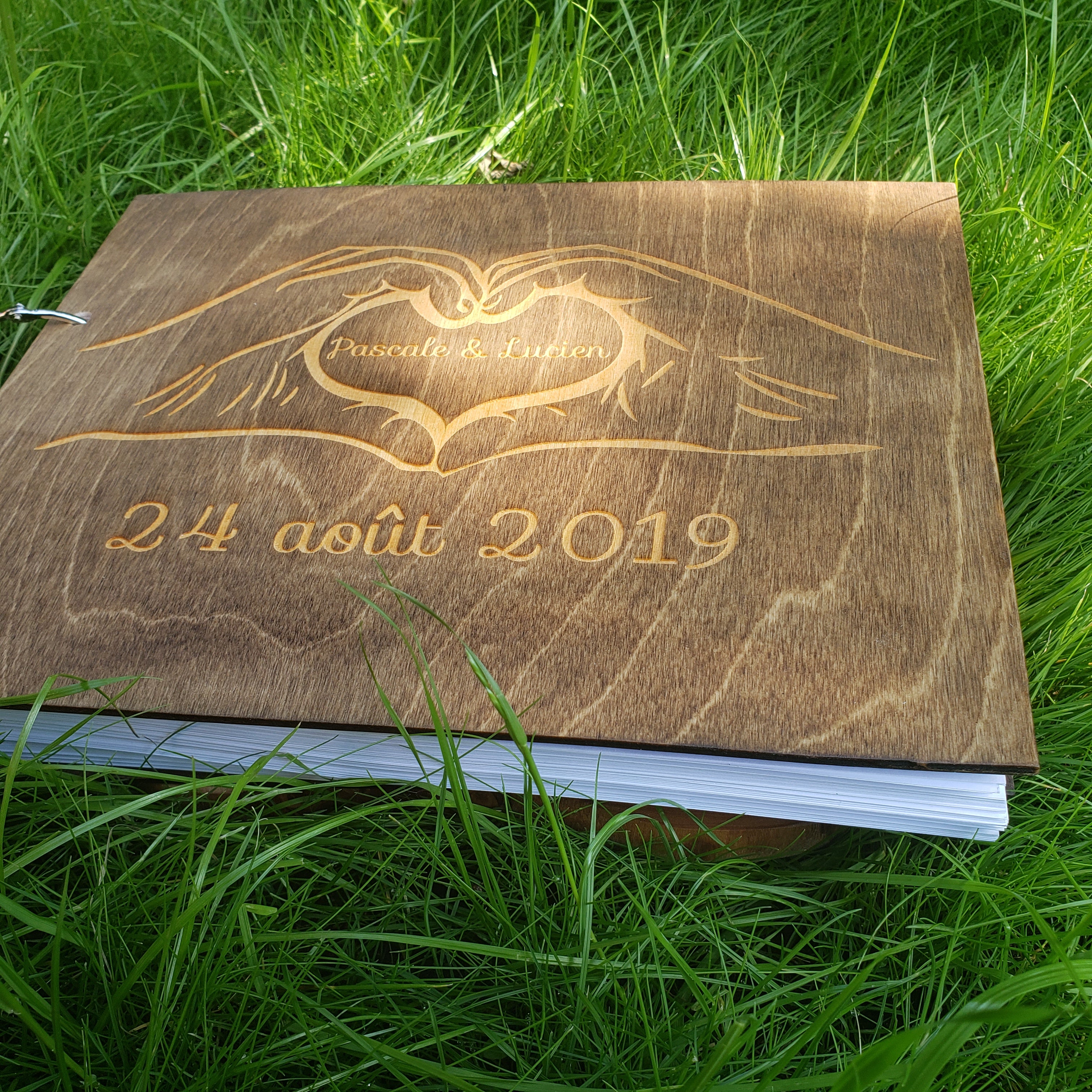 Livre d'or personnalisé en bois pyrogravé branche oiseaux et