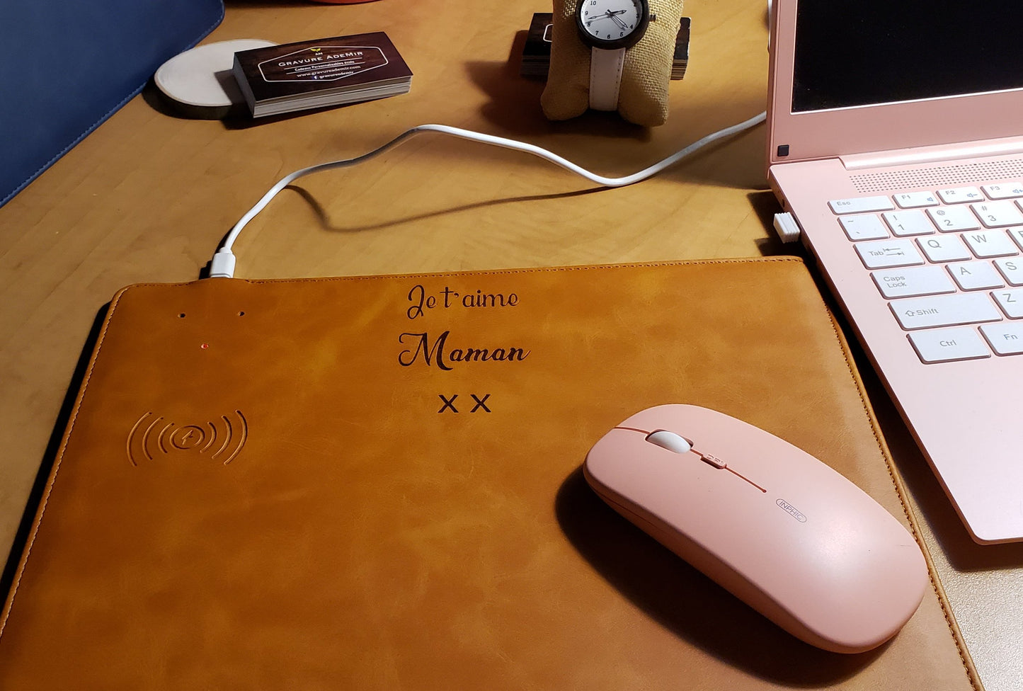 Tapis de souri avec chargeur sans fil