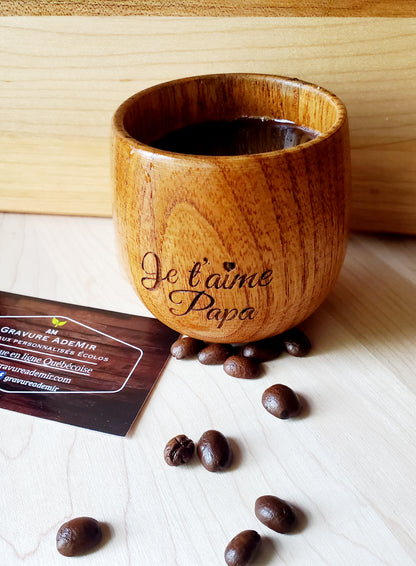 Tasse en bois
